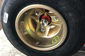 Formula 1-style wheel change