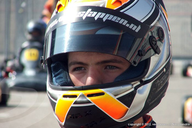 Verstappen changes colours