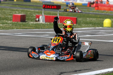 CRG-MAXTER WINS THE KZ2 TITLE WITH LENNOX IN THE WSK MASTER SERIES. TIENE (CRG-BMB) RUNNER-UP IN KF2. PEX AND FEDERER FIRST AND SECOND IN THE LAST RACE IN KZ1