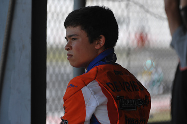 Blistering pace for De Vries in Race 1