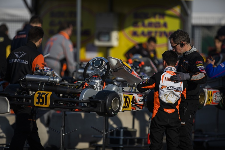 A contact puts an end to the team's podium hopes for the Winter Cup
. A contact puts an end to the team's podium hopes for the Winter Cup
.