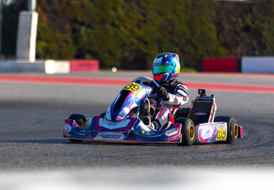 Julia Angelard goes to 7 Laghi Kart track
