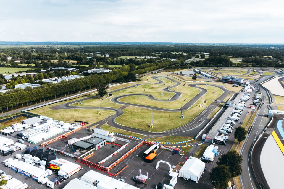 Grabbing RMC Grand Finals’ tickets at the International Trophy in Le Mans