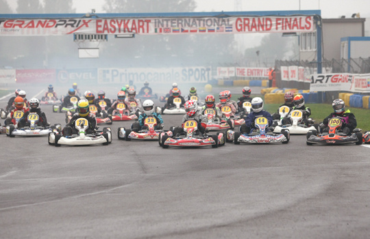 Flying on water in the Easykart final in Castelletto