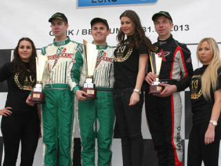 Senior Max podium