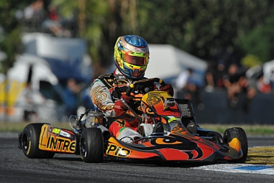 Lammers (KZ1) and Albon (KF3) close to the World Cup