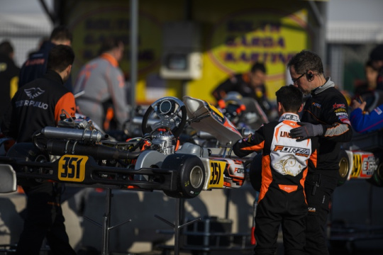 A contact puts an end to the team's podium hopes for the Winter Cup