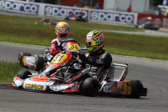 Verstappen out, Lennox wins second heat and pole for prefinal