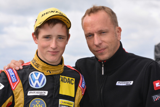Eriksson stays at Team Motopark