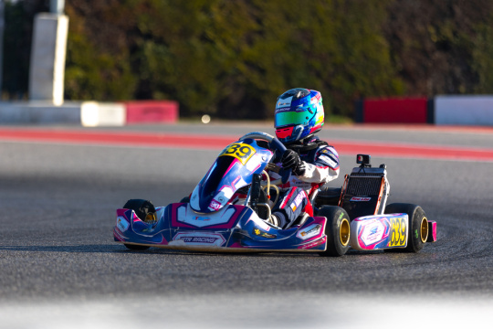 Julia Angelard goes to 7 Laghi Kart track