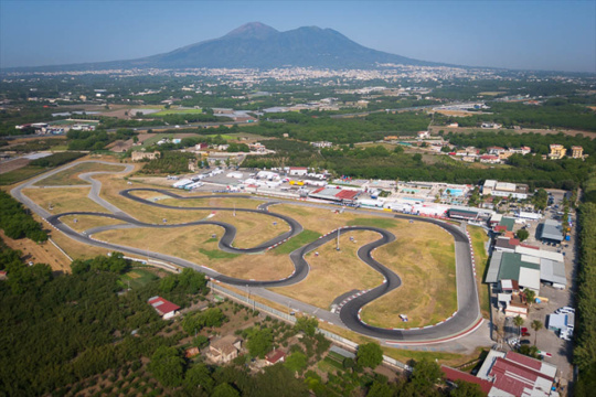 The temperature rises in Sarno, along with the intensity of the racing