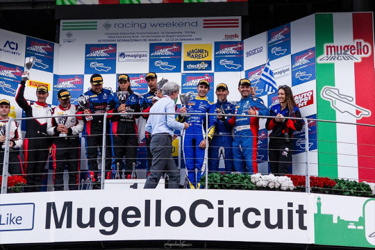 Sjostrand makes her debut in single-seaters, battles in Kristianstad for the FIA Karting World Championship. Podium in the season finale for Bergonzini